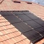 ﻿Capteurs solaires rigides sur toiture